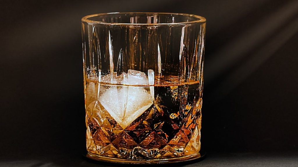 Kenali 8 Bahaya Minum Alkohol Sebelum Terlambat